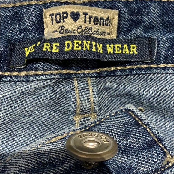 SincereSally.com Embellished Jeans Size Medium - Picture 6 of 7